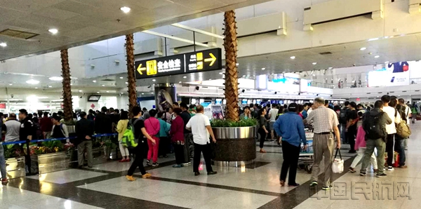 乌鲁木齐机场航班正常再添新举措 登机时间提