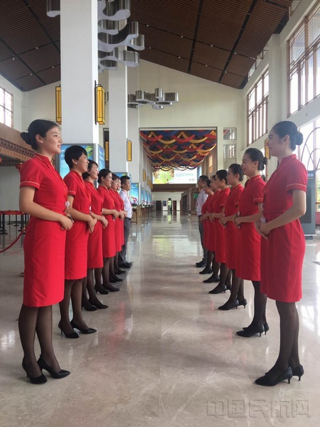 图1.博鳌机场服务礼仪培训.jpg 图1.博鳌机场服务礼仪培训.jpg