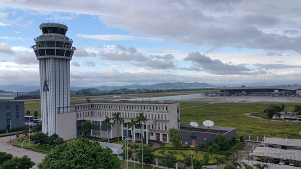 春运首日揭阳潮汕机场接送旅客近1.7万人次(图