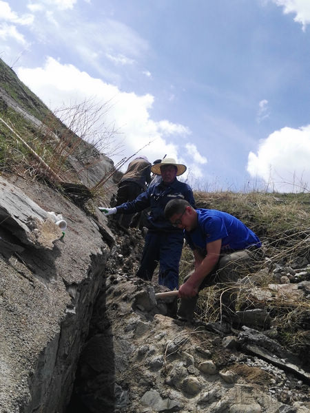 走进高高原机场:通往童话世界的云端之桥