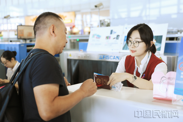 2018暑运收官4-房天翔摄.jpg