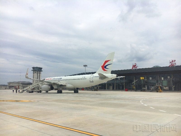 延安南泥湾机场试飞圆满成功(图)