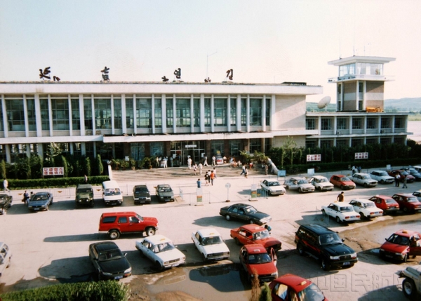 3、延吉机场老候机楼始建于1987年1988年9月竣工,面积2009平方米。.jpg 3、延吉机场老候机楼始建于1987年1988年9月竣工,面积2009平方米。.jpg