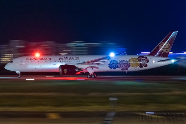 配图:吉祥航空首架波音B787-9型客机_副本.jpg