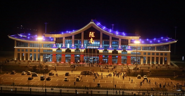 陇南成县机场夜景-张平良摄