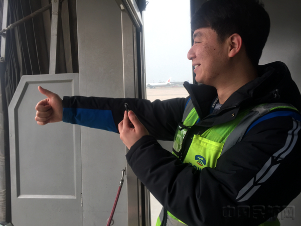 新春在基层,温暖回家路 (2)_副本.jpg