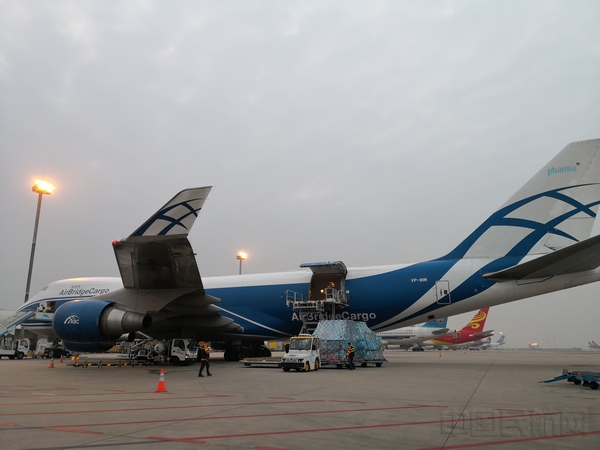 深圳机场今年首条国际货运航线“深圳-克拉斯诺尔斯克”正式开航.jpg