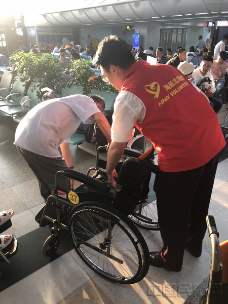 配图:轮椅旅客服务.jpg 配图:轮椅旅客服务.jpg