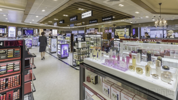浦东T1新开业的进境免税店-通讯员潘东华.jpg 浦东T1新开业的进境免税店-通讯员潘东华.jpg