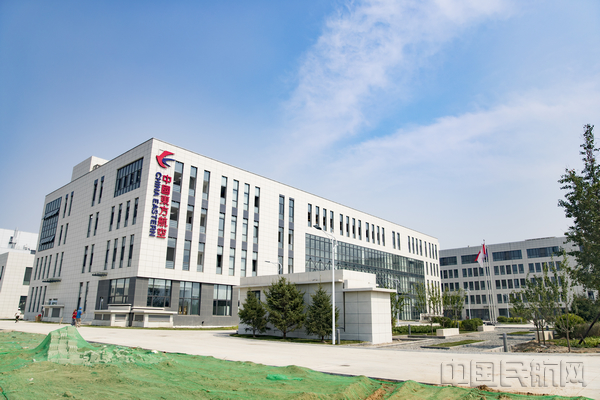 大兴机场东航基地-东航供图.jpg