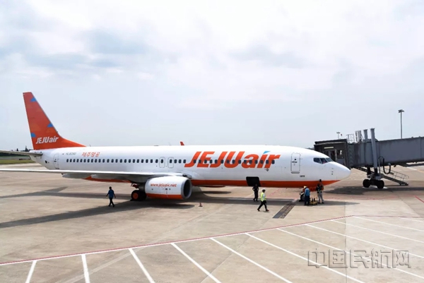 济州航空首航航班-南通机场供图_副本.jpg 济州航空首航航班-南通机场供图_副本.jpg