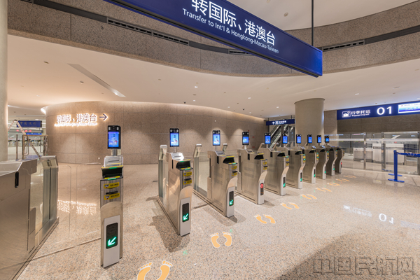卫星厅中转大厅自助通道_副本.jpg
