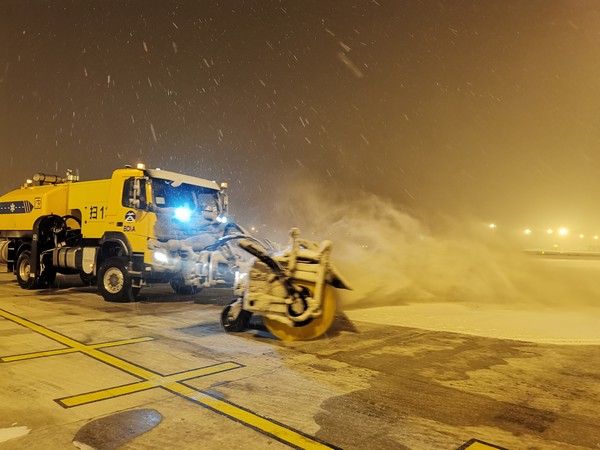 受降雪影响 大兴机场能见度短时600-800米