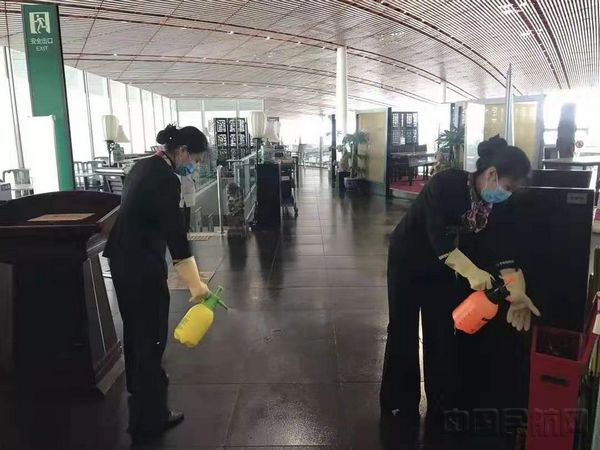 餐饮公司提高政治站位 务实笃行抗击疫情3.jpg 餐饮公司提高政治站位 务实笃行抗击疫情3.jpg