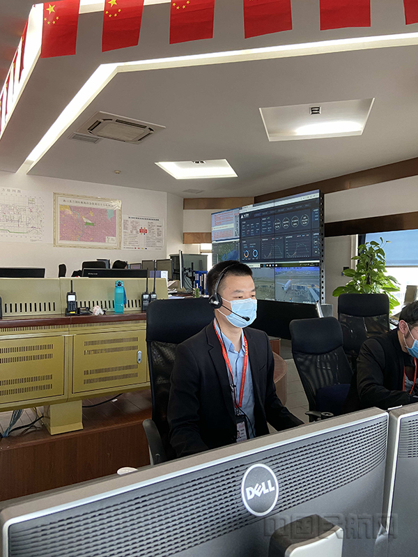 图三：美兰机场航务与运行指挥部管制员1.jpg