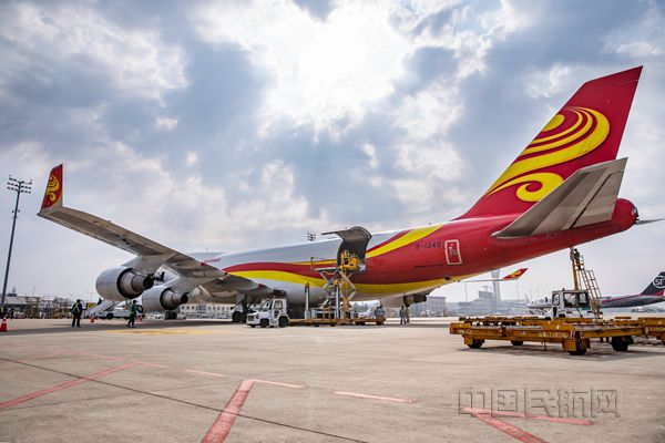 南京禄口国际机场航空货运开足马力助力复工复产。房天翔 摄 (2)_副本.jpg