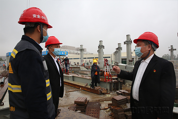 2监察组深入建筑工地检查复产复工1.jpg 2监察组深入建筑工地检查复产复工1.jpg
