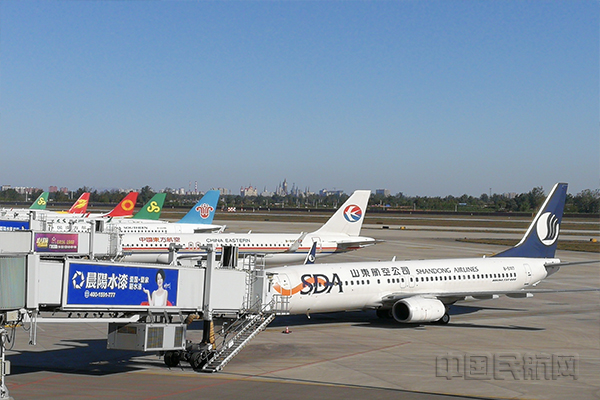 石家庄机场机坪1.jpg