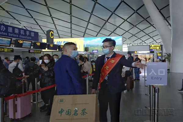 南宁机场自助值机集中办理区 (1).jpg 南宁机场自助值机集中办理区 (1).jpg