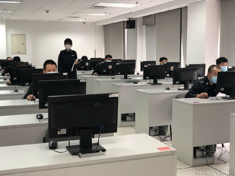 首都机场安保公司组织开展年中复训工作.jpg 首都机场安保公司组织开展年中复训工作.jpg