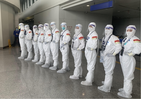 天津机场抗疫青年突击队准备前往“红区”.jpg 天津机场抗疫青年突击队准备前往“红区”.jpg