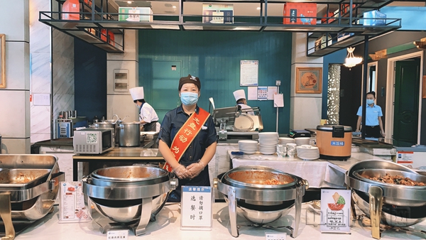 内蒙古商圈设“光盘行动”形象大使_副本.jpg 内蒙古商圈设“光盘行动”形象大使_副本.jpg