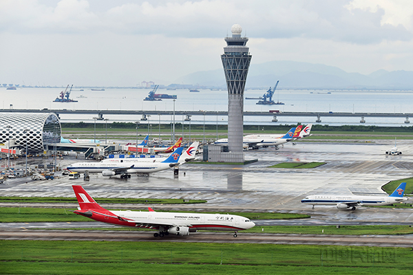 深圳机场国内客流、国内客运通航点已恢复至去年同期n 摄影:褚文铭.jpg 深圳机场国内客流、国内客运通航点已恢复至去年同期n 摄影:褚文铭.jpg