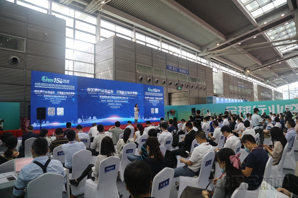 9月24日,由深圳机场集团和深圳市物流与供应链管理协会联合主办的“深圳国际航空物流联合推介会”举行 摄影:叶丹_副本.jpg 9月24日,由深圳机场集团和深圳市物流与供应链管理协会联合主办的“深圳国际航空物流联合推介会”举行 摄影:叶丹_副本.jpg