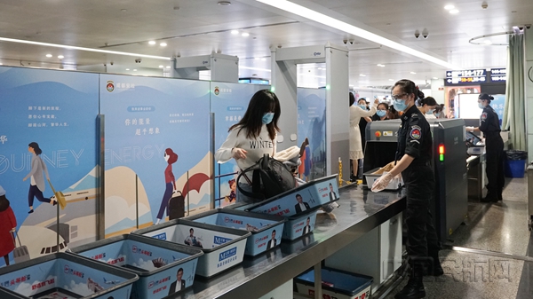 升级改造后的双流机场女性专用安检通道_副本.jpg