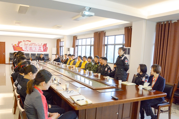 定期召开员工座谈会1