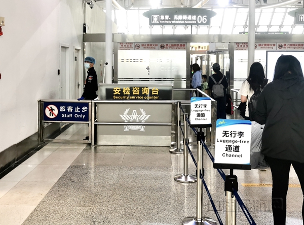 无行李通道_副本.jpg 无行李通道_副本.jpg
