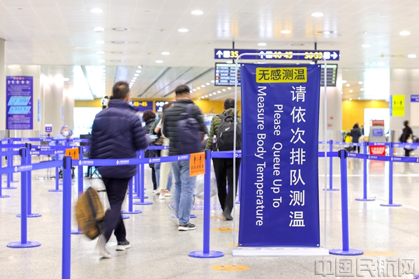 水印 进入上海两场航站楼的所有人员全部必须接受测温-上海机场供图6