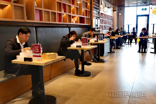 店面用餐间隔1米_副本.jpg 店面用餐间隔1米_副本.jpg