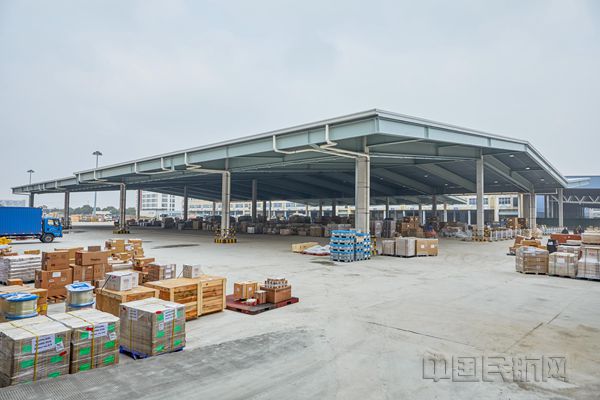 浦东机场建成启用的临时集中消毒大棚-上海机场供图_副本.jpg