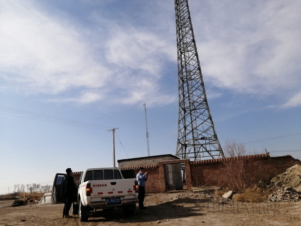 图：检查机场周边铁塔障碍灯画面  _副本.jpg