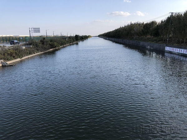 机场围场河_副本.jpg 机场围场河_副本.jpg