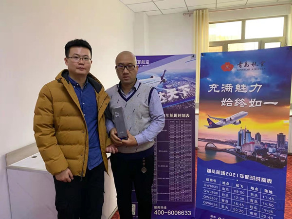 图:现场购票 摄影:杨若君.jpg 图:现场购票 摄影:杨若君.jpg