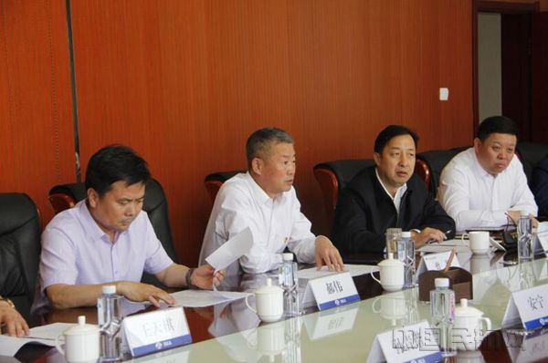 图:机场总经理曾华发表讲话_副本.jpg 图:机场总经理曾华发表讲话_副本.jpg