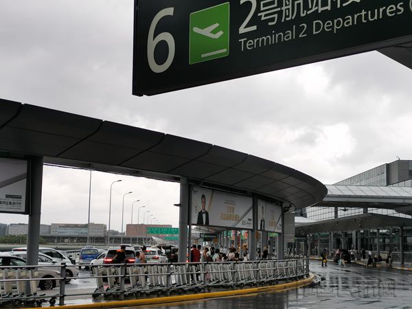 “烟花”对城市和机场的影响,7_24已经越加明显-2-钱擘摄_副本.jpg