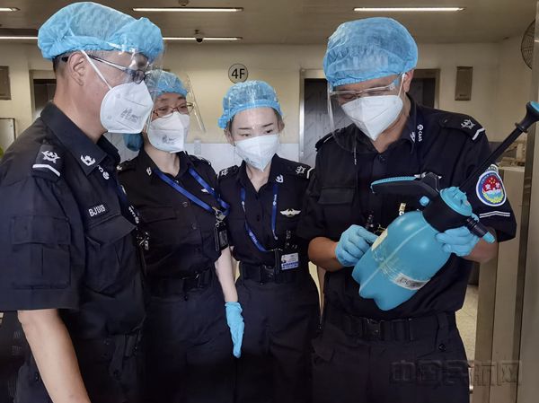 对岗位上的消毒方法进行学习_副本.jpg 对岗位上的消毒方法进行学习_副本.jpg