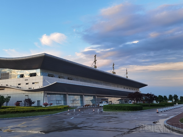 秦皇岛机场完成26号仪表着陆系统飞行校验