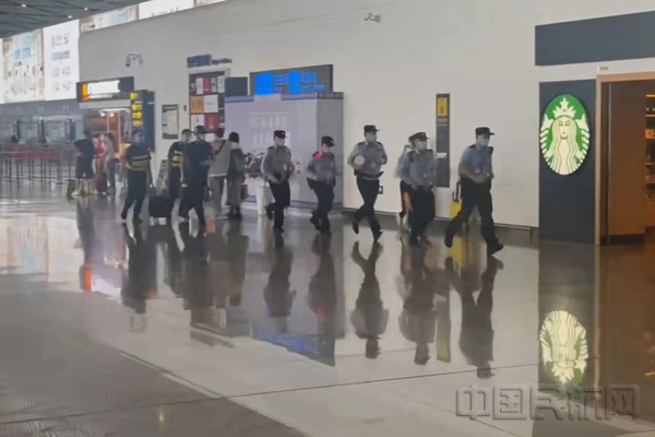 水印 紧急出动1.jpg
