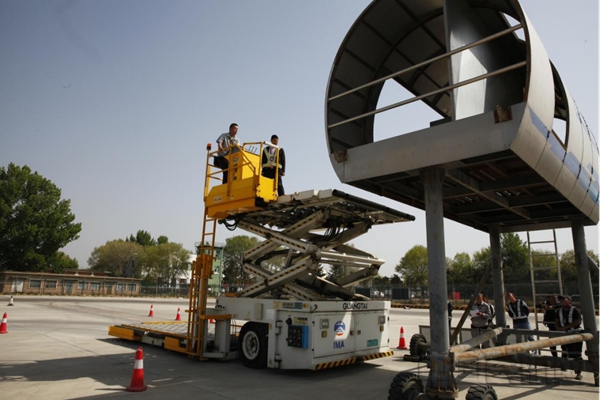 水印 新时代执工匠之心 创新路展航空之翼——可移动模拟航空器荣获第六届全国职工优秀技术创新成果奖(1)(1)4072.jpg