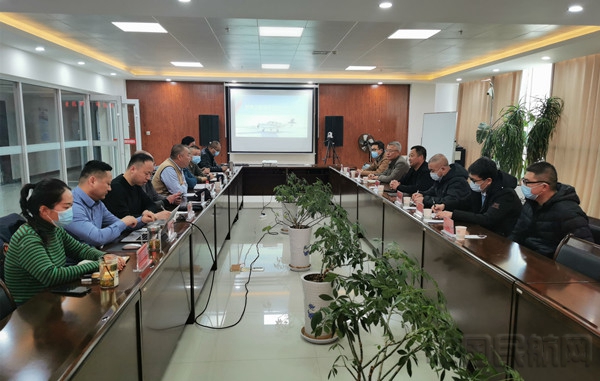 图:与甘肃泛美通航公司座谈交流 摄影:张婧1.jpg 图:与甘肃泛美通航公司座谈交流 摄影:张婧1.jpg