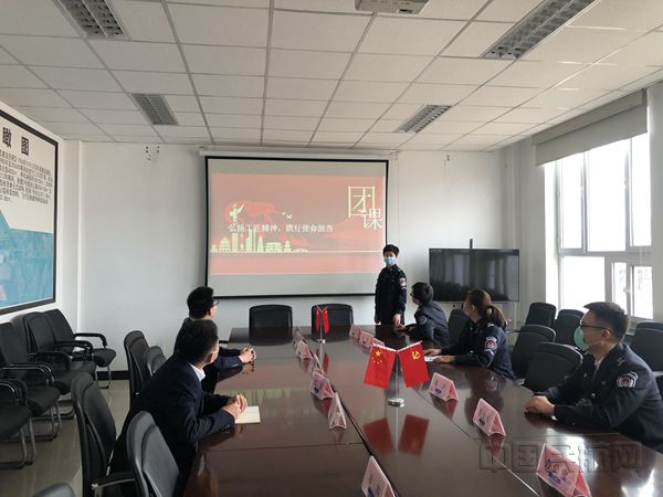 杨文讲“弘扬工匠精神,践行使命担当”团课_副本.jpg 杨文讲“弘扬工匠精神,践行使命担当”团课_副本.jpg