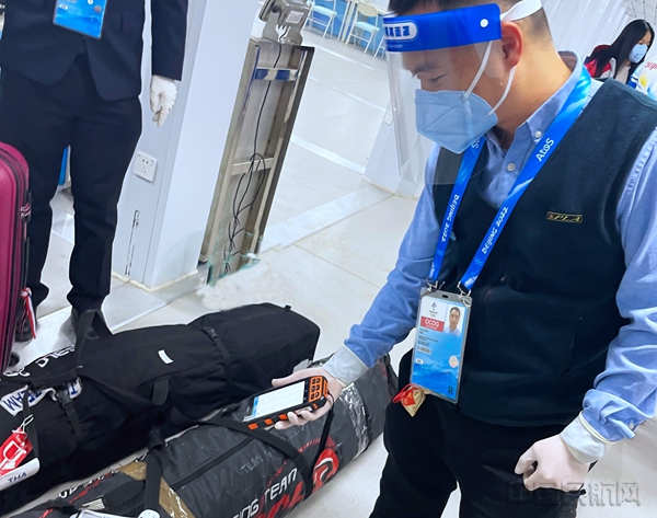 【图片新闻】首都机场应用RFID技术保障冬奥行李运输水印7.jpg
