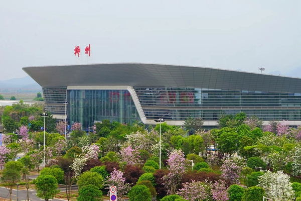 水印 柳州机场候机楼图片(摄影:郑芳)1.jpg 水印 柳州机场候机楼图片(摄影:郑芳)1.jpg