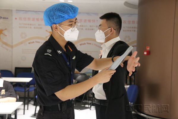 图:开展技能提升考核_副本.jpg 图:开展技能提升考核_副本.jpg