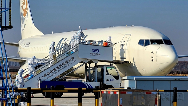 新闻图片(2):仁川航空B737-800SF全货机_副本.jpg 新闻图片(2):仁川航空B737-800SF全货机_副本.jpg