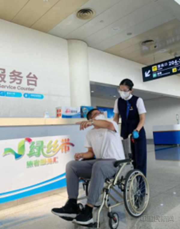 济南国际机场全力以赴迎战“梅花”7464